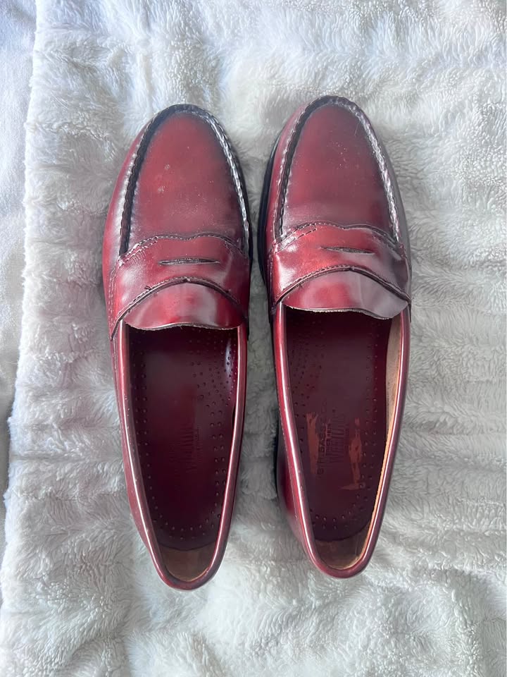 Elegant Burgundy Loafers for the Discerning Gentleman