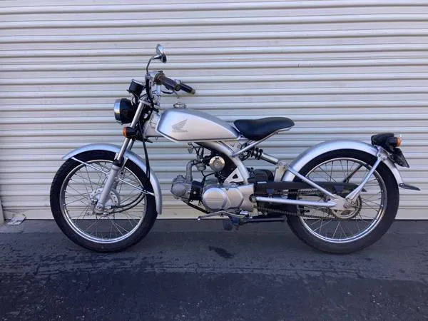 Classic Honda Super Cub Motorcycle - Vintage Silver & Black Collectible