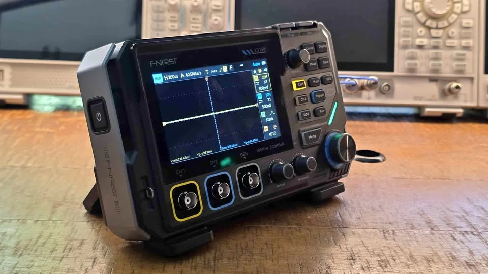 FNIRSI Handheld Oscilloscope - Portable Color LCD Display for Electronic Signal Measurement