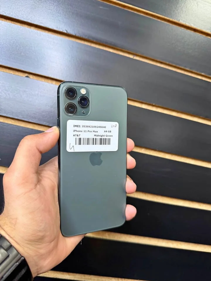 Apple iPhone 11 Pro Max [64 GB, iOS 18.5] (Midnight Green)