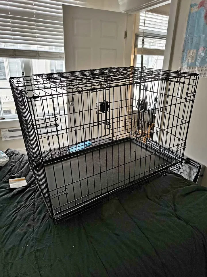 Metal Dog Crate with Removable Tray and Two Doors