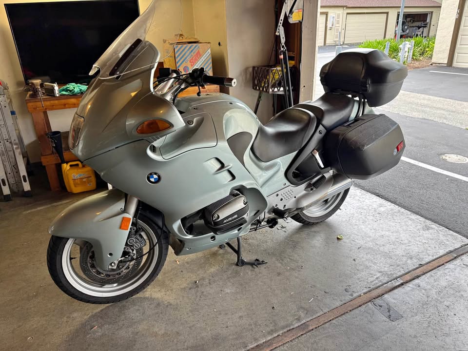 High-Performance BMW Motorcycle and Comprehensive Maintenance Manuals