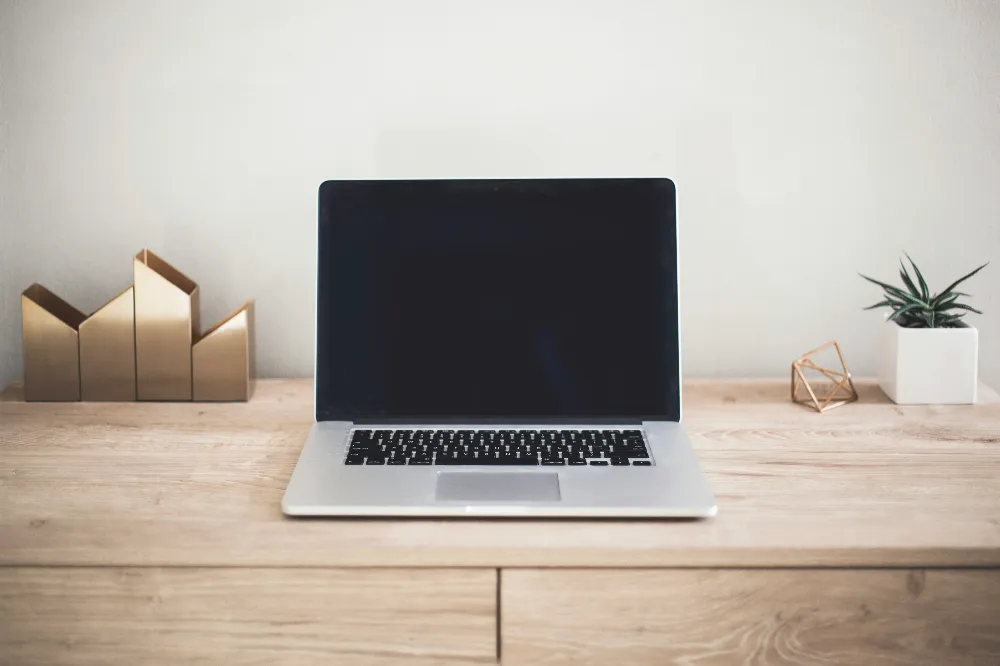 Apple MacBook Pro 16GB - Enhanced Productivity