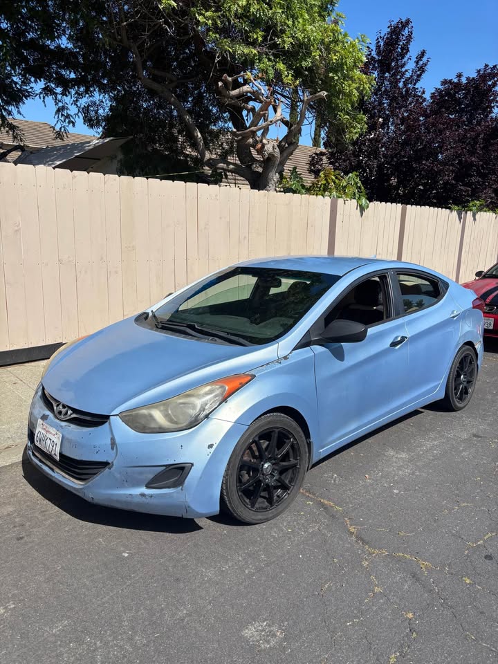 2014 Hyundai Elantra - Reliable Ride