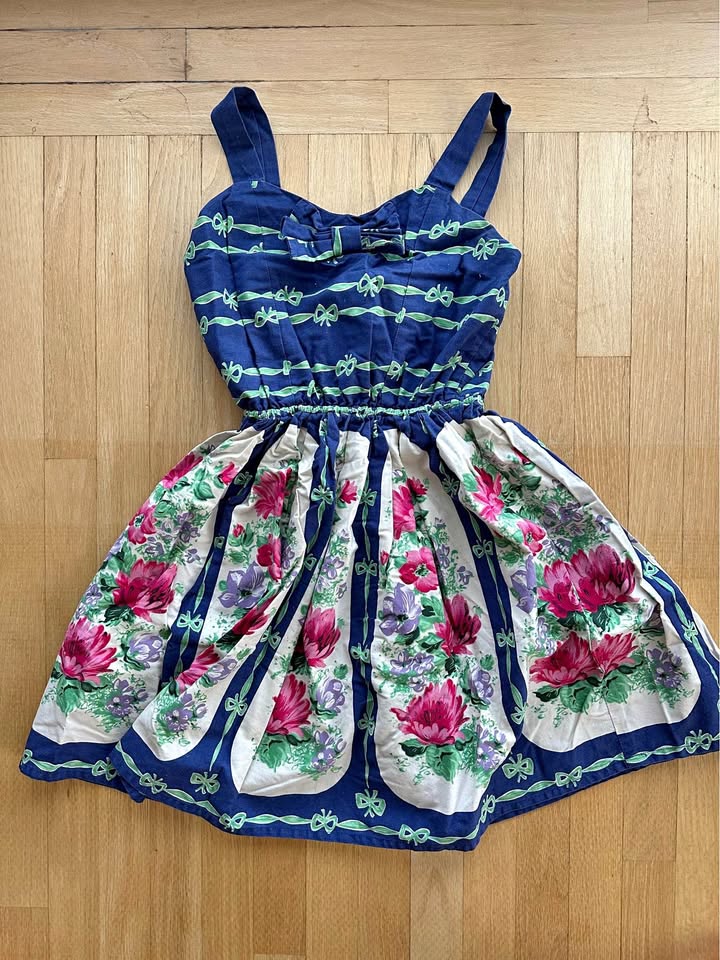 Elegant Floral Dress for the Modern Woman