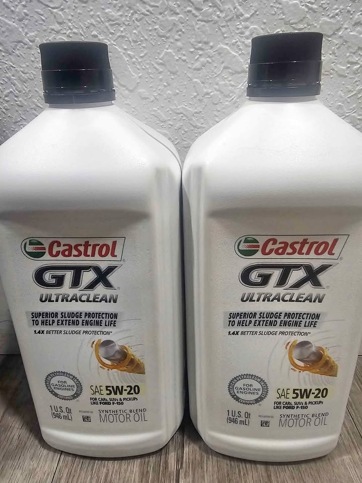 Castrol GTX ULTRACLEAN Motor Oil
