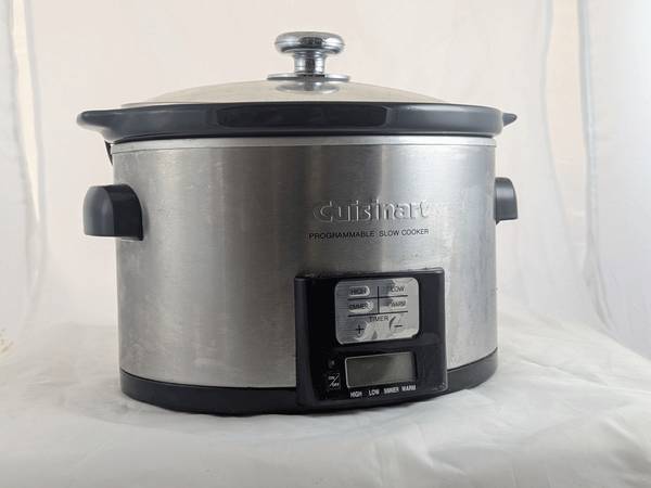 Effortless Meal Preparation with Our 3.5-Quart Programmable Slow Cooker