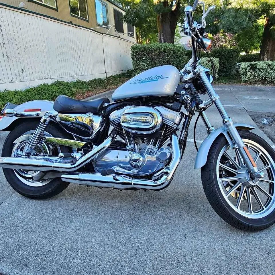 Harley-Davidson Sportster XL883 Low - Silver Metallic Cruiser
