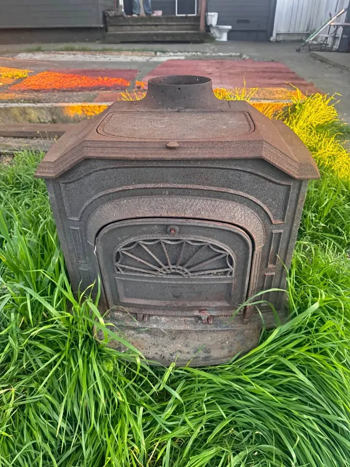 Vintage Vermont Castings Resolute Cast Iron Wood Stove