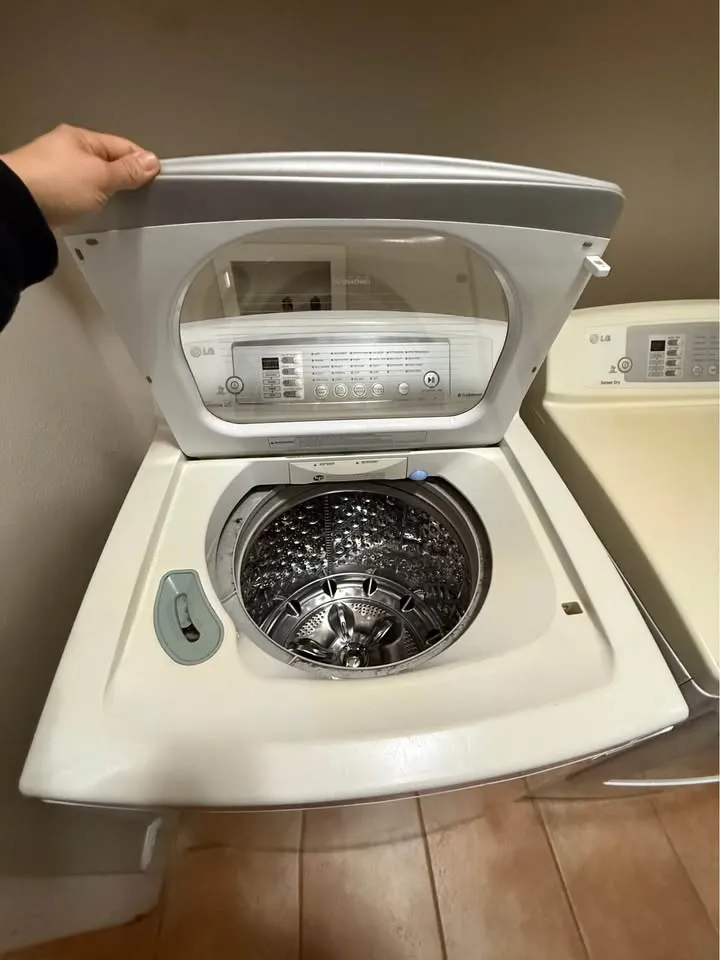 LG Top-Load Washer (Unknown Model) — ~4.3 cu ft