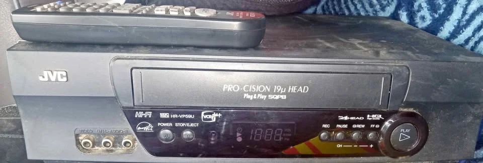 JVC HR-VP59U VHS Player
